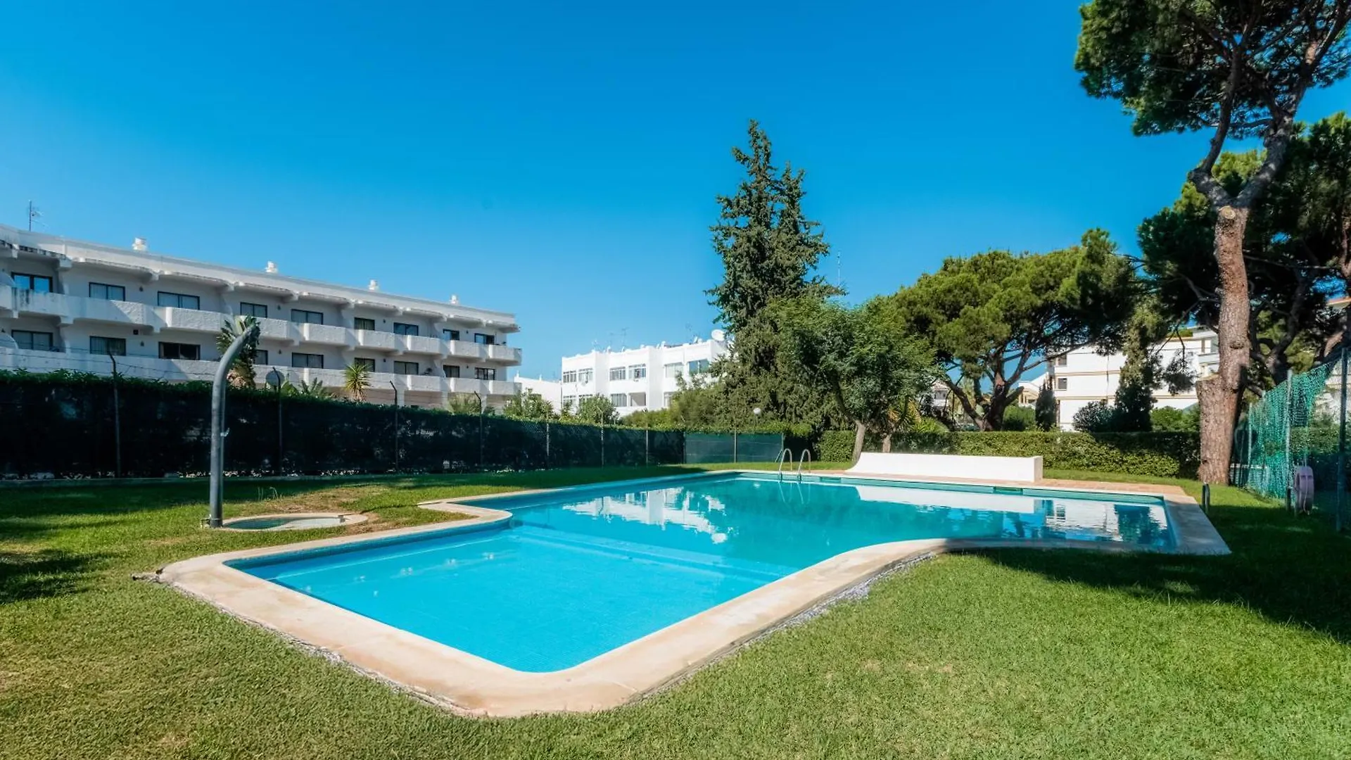 Apartment Pinhal Da Praia By Garvetur Quarteira